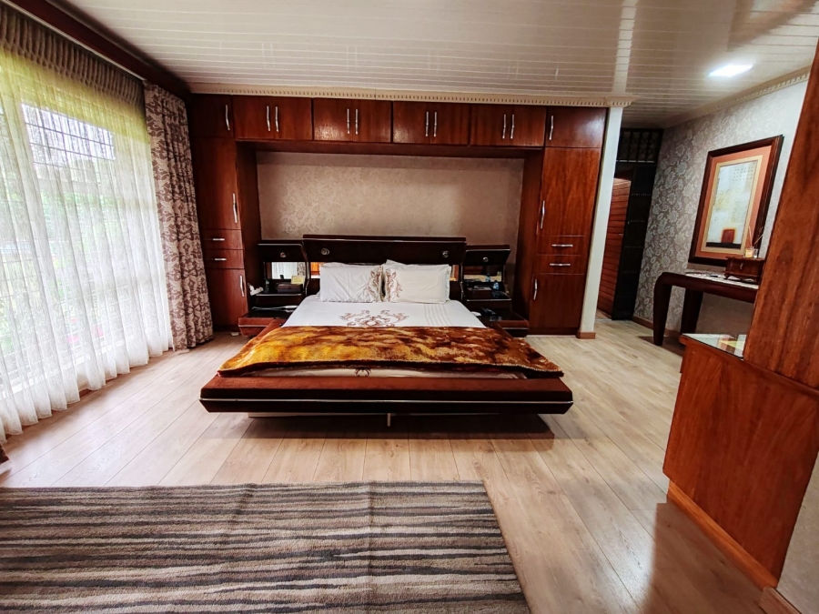 4 Bedroom Property for Sale in Van Der Hoff Park North West